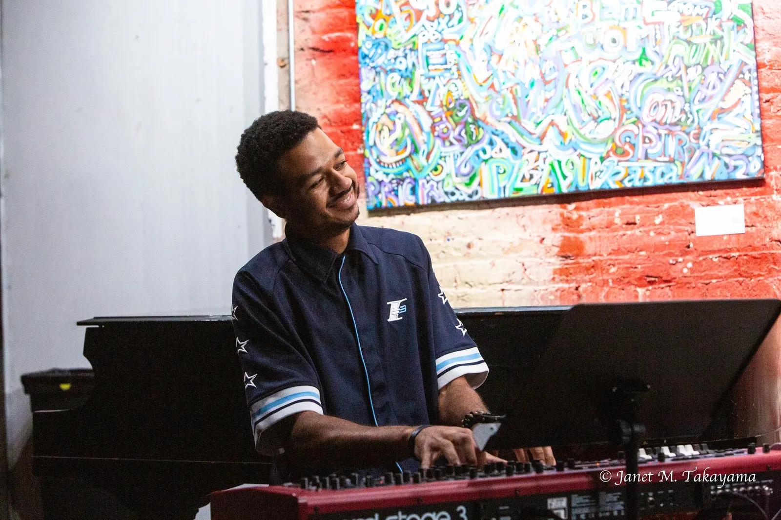 https://pianofortechicago.com/wp-content/uploads/2025/07/julius-pic.jpg